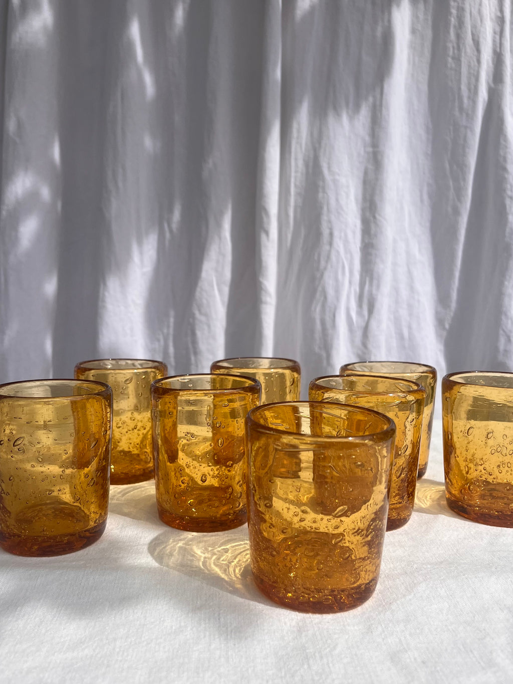8 verres à eau dorés
