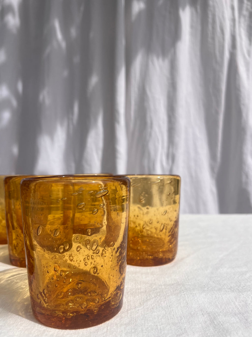 8 verres à eau dorés