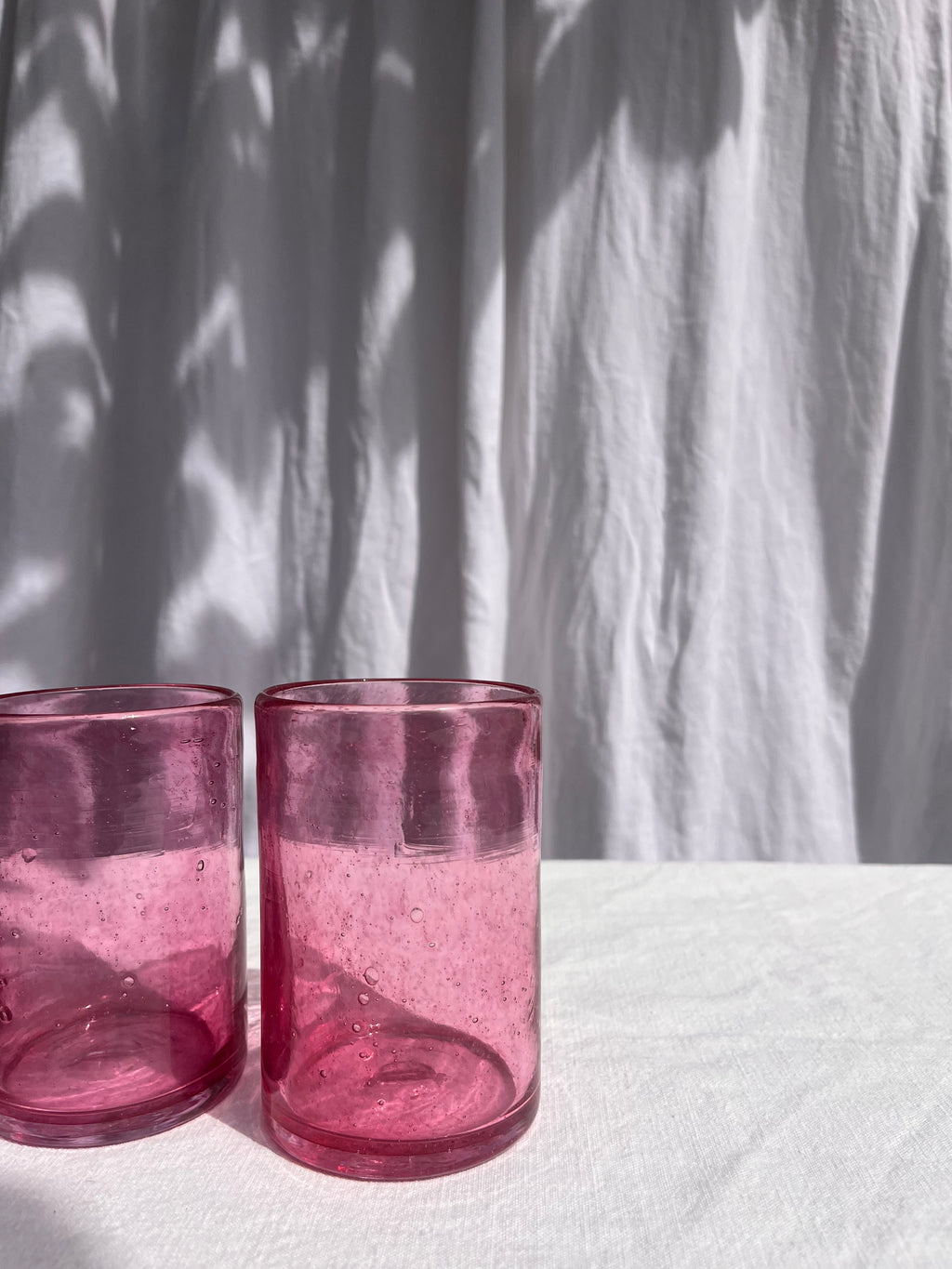 3 verres à eau roses