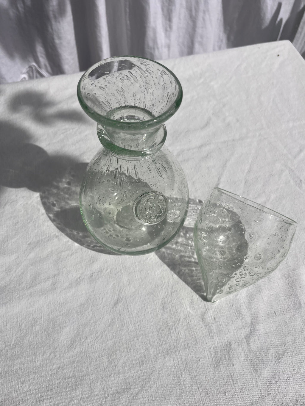 Petite carafe tilleul et son bouchon - Biot