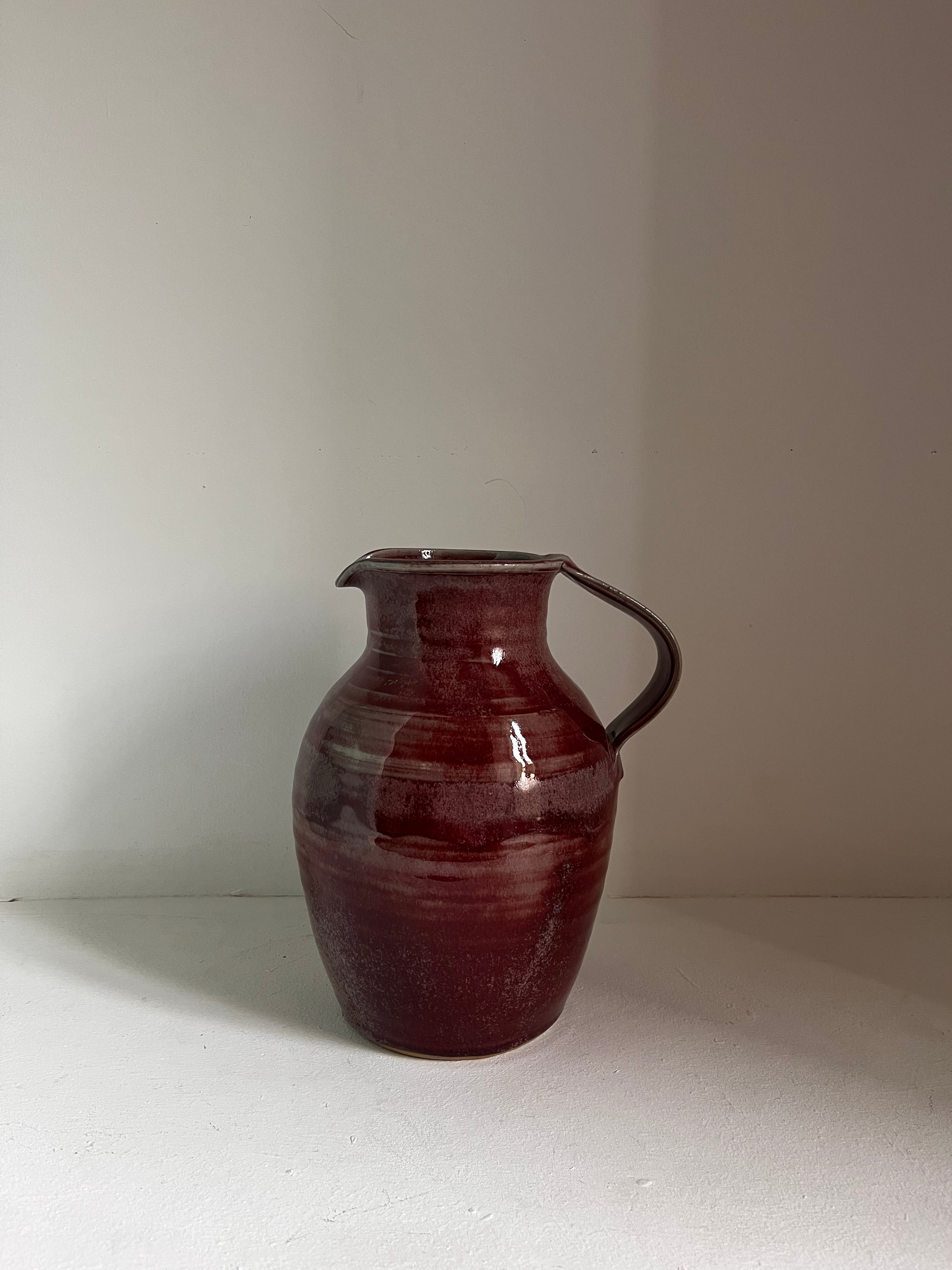 Grand pot à eau sang-de-boeuf