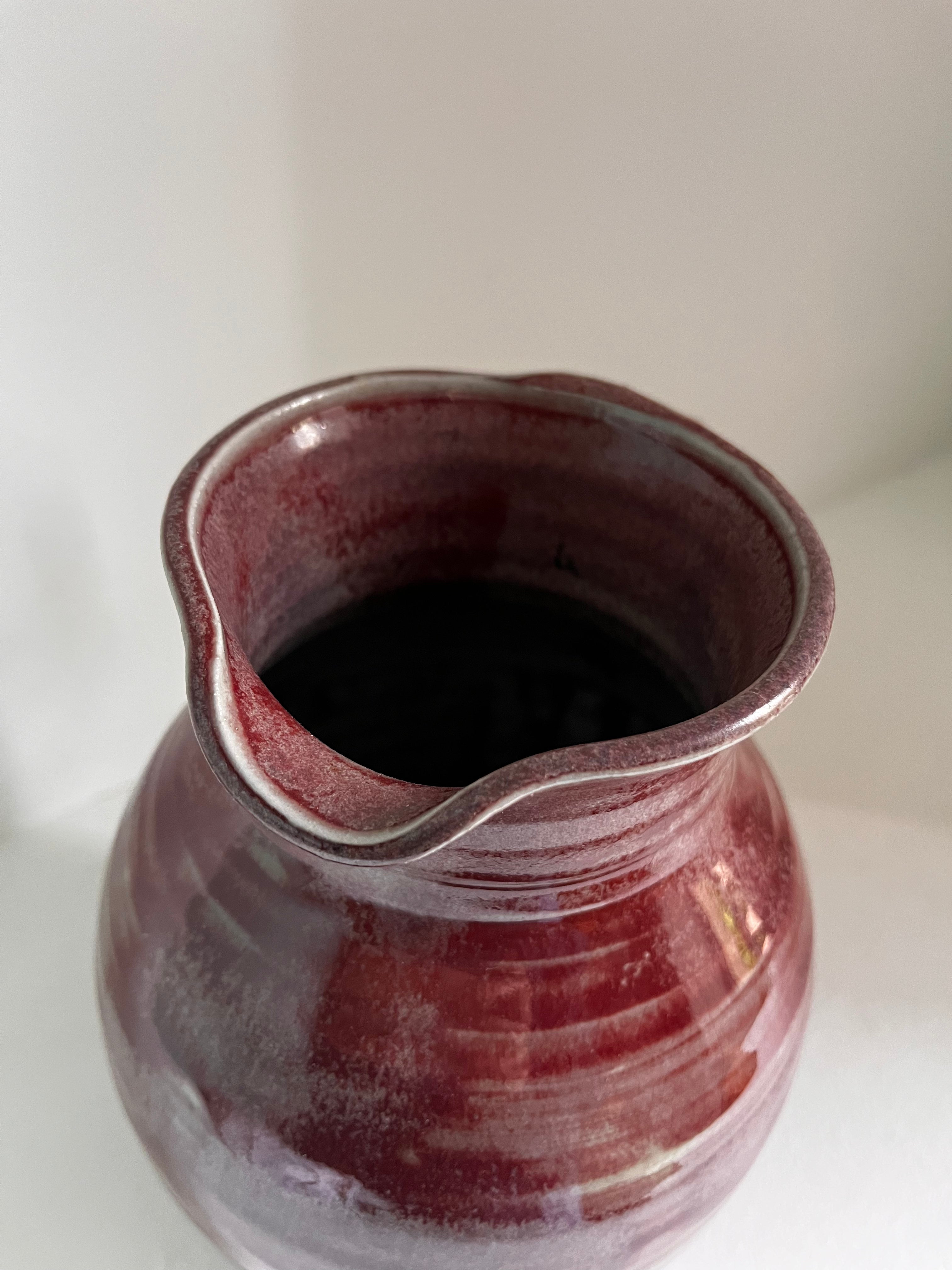 Grand pot à eau sang-de-boeuf