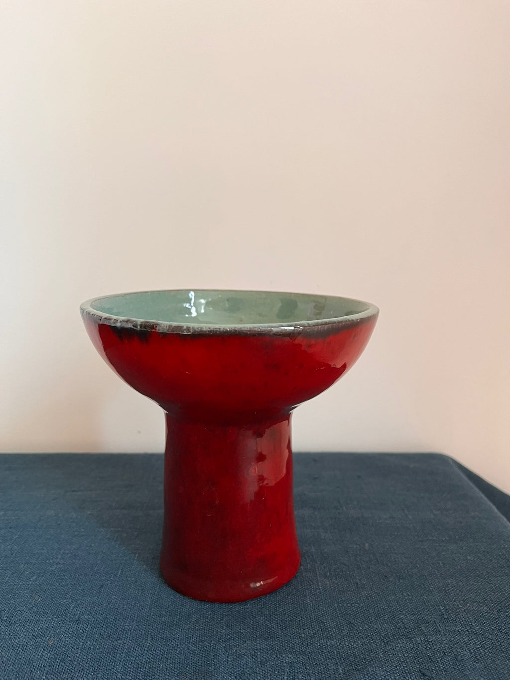 Coupe en céramique rouge et céladon