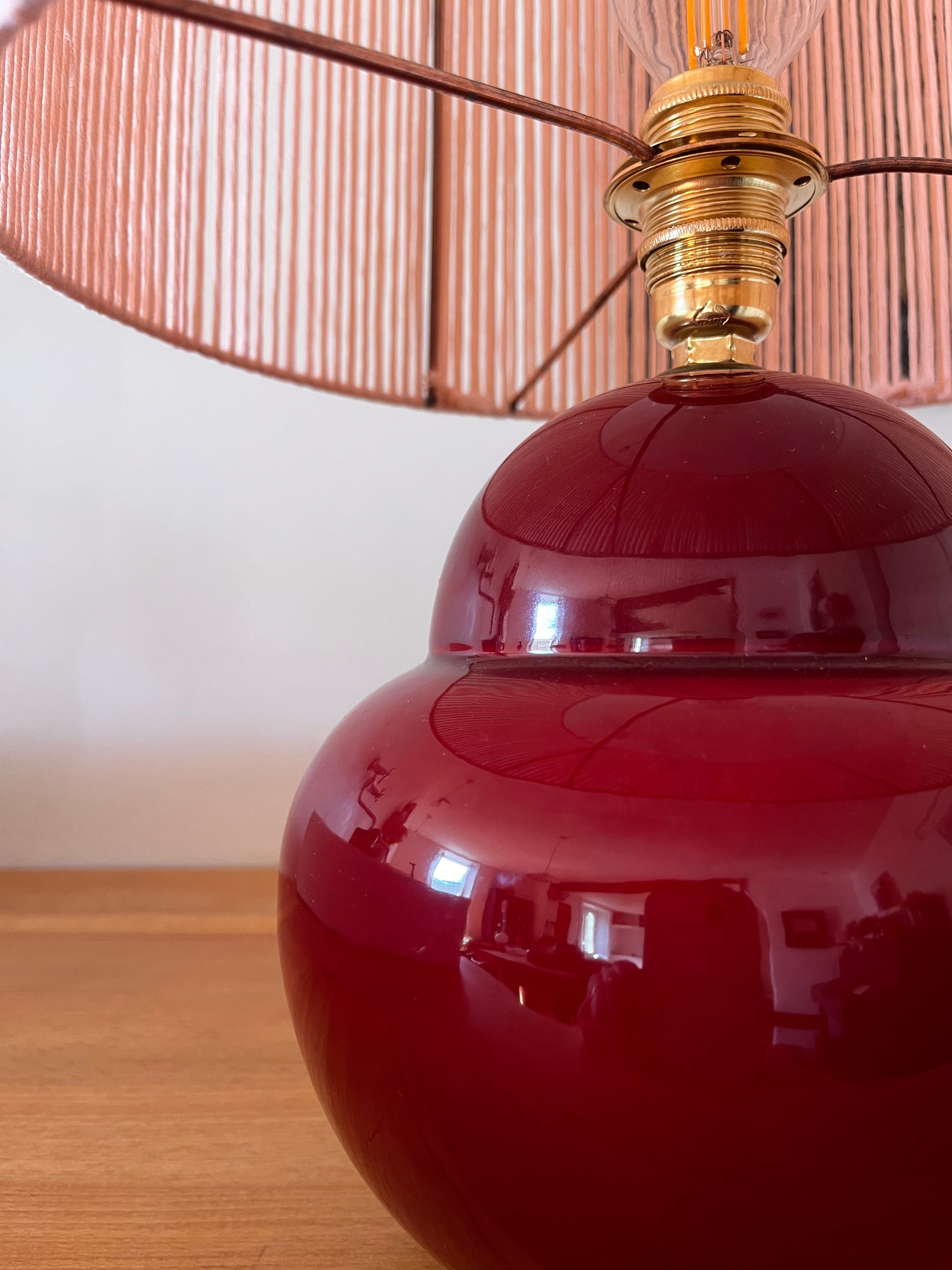 Lampe en céramique bordeaux et rose